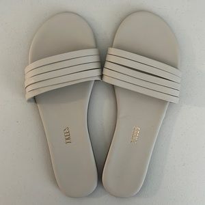 Tkees Serena Sandal